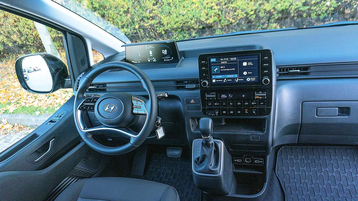 Hyundai Staria Transporter  2
